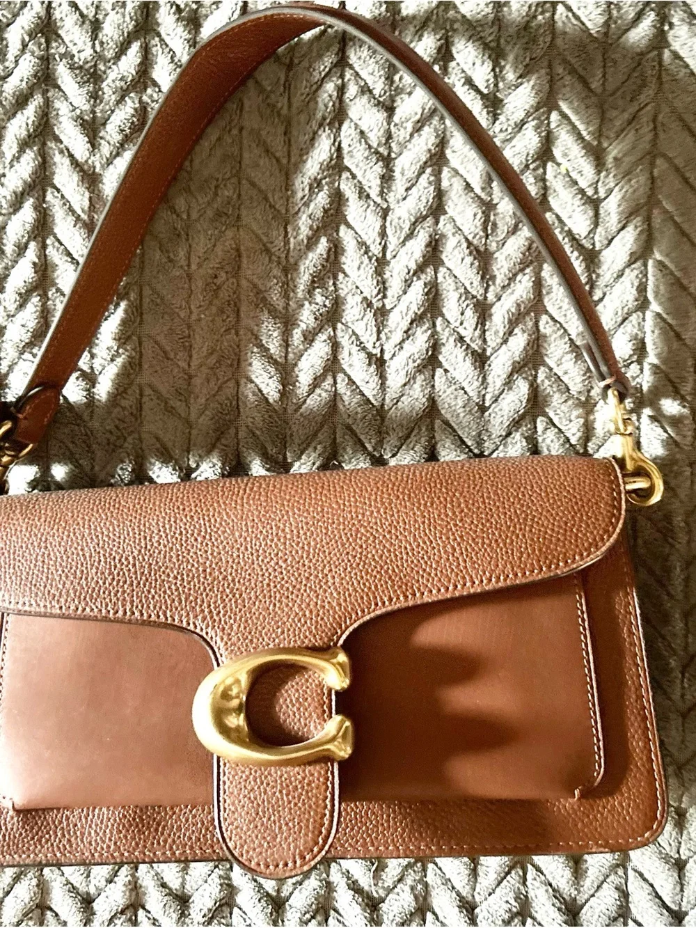 Coach Tabby Caramel Brown Leather Shoulder Bag with Gold 'C' Hardware